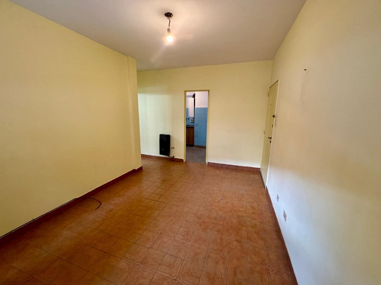 6964176_40544843692326316357683668979102703968628032616397634744966217997493667611304